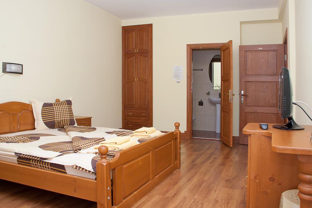 Къща за гости Лондон Hotel Велинград Стая снимка
