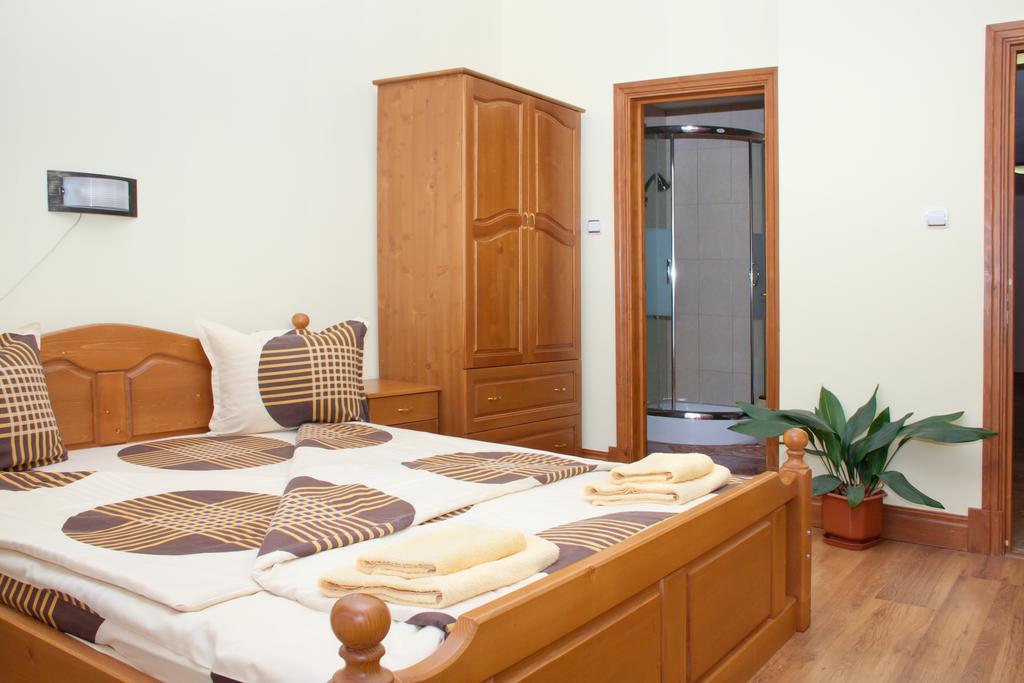 Къща за гости Лондон Hotel Велинград Стая снимка